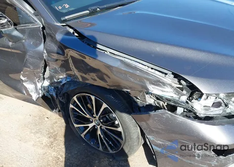 2020 Toyota Camry Se z USA, uszkodzony, nr VIN 4T1G11AK7LU869138